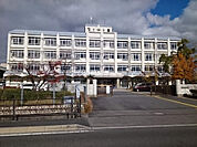 【小学校】守山市立物部小学校まで1272ｍ