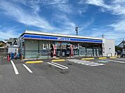 【コンビニエンスストア】ローソン 鈴鹿江島店まで1178ｍ