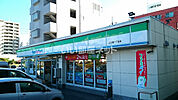 【コンビニエンスストア】沖縄ファミリーマート 上之屋一丁目店まで323ｍ