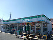 【コンビニエンスストア】ファミリーマート 城陽枇杷庄店まで521ｍ
