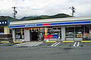【コンビニエンスストア】ローソン 岡谷小萩三丁目店まで703ｍ