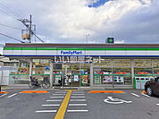 【コンビニエンスストア】ファミリーマート 城陽寺田店まで888ｍ