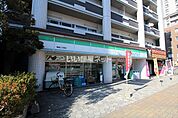 【コンビニエンスストア】ファミリーマート　馬借三丁目店まで100ｍ