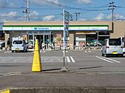 【コンビニエンスストア】ファミリーマート 高岡中川栄町店まで405ｍ