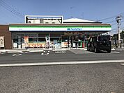 【コンビニエンスストア】ファミリーマート津大門店まで192ｍ