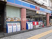 【コンビニエンスストア】ローソン津駅前店まで146ｍ