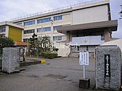 【中学校】高岡市立南星中学校まで490ｍ