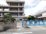 【小学校】福山市立樹徳小学校まで550ｍ