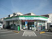 【コンビニエンスストア】ファミリーマート 紫原二丁目店まで742ｍ