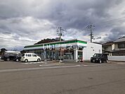 【コンビニエンスストア】ファミリーマート 新居浜神郷店まで3191ｍ