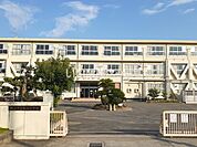 【小学校】岡山市立富山小学校 まで594ｍ