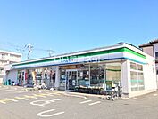 【コンビニエンスストア】ファミリーマート坂戸花影町店まで953ｍ