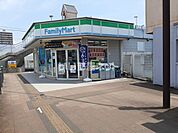 【コンビニエンスストア】ファミリーマートＪＲ鳥栖駅前店まで335ｍ
