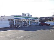 【コンビニエンスストア】ファミリーマート　島之内店まで1125ｍ