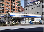 【コンビニエンスストア】ローソン新宿曙橋店まで371ｍ
