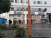【ドラッグストア】ウエルシア新宿牛込店まで446ｍ