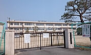 【小学校】松阪市立松ケ崎小学校まで912ｍ