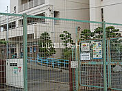 【小学校】大東市立諸福小学校まで914ｍ