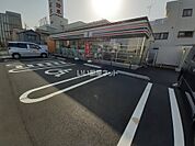【コンビニエンスストア】セブンイレブン津市中央店まで620ｍ