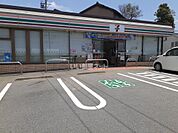 【コンビニエンスストア】セブンイレブン津市長岡町店まで519ｍ