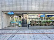 【ドラッグストア】ウエルシア神田小川町2号店まで411ｍ