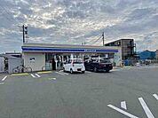【コンビニエンスストア】ローソン防府鞠生町店まで735ｍ