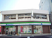 【コンビニエンスストア】ファミリーマート 鈴蘭台駅前店まで909ｍ