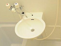 JR八高線 群馬藤岡駅 徒歩22分の賃貸アパート 2階1Kのリビング/ダイニング