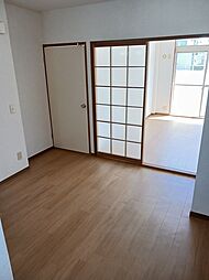 愛知環状鉄道 新豊田駅 バス10分 衣ヶ原下車 徒歩9分の賃貸アパート 2階2DKのリビング/ダイニング