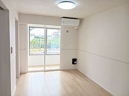 ベルシャイン　I 106 1階1LDKのリビング/ダイニング