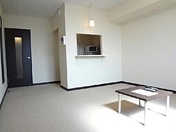 レオネクストＳＥＲＥＮＡ 102 1階1Kのリビング/ダイニング