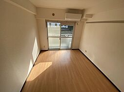 ポートハイム三春台 204 2階ワンルームのリビング/ダイニング