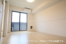 JR東北本線 小山駅 バス8分 下立木下車 徒歩7分の賃貸アパート 1階1LDKのリビング/ダイニング