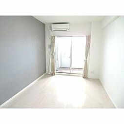 スペーシア江坂広芝町 1003 10階1Kの室内