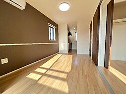 四日市あすなろう 内部駅 徒歩25分の賃貸アパート 2階1LDKのリビング/ダイニング