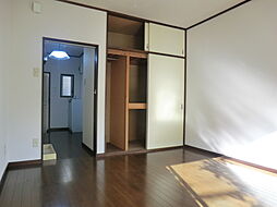 キャロットホームズII 202 2階1Kのリビング/ダイニング