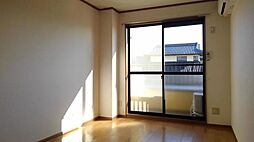 ヴェルソー・Ｍ 2階1Kのリビング/ダイニング