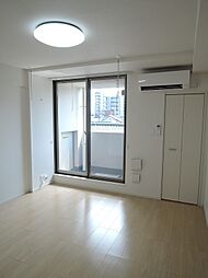 ゴールデン　ソレイル 404 4階1Kのリビング/ダイニング