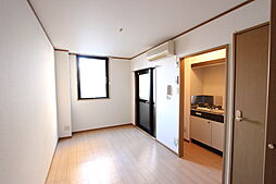 アウローラブルク 302 3階ワンルームのリビング/ダイニング