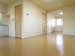 Ｖｅｒｄｅ　Ｖｉｌｌａ　III 205 2階1LDKのリビング/ダイニング