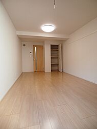 JR総武線 本八幡駅 徒歩3分の賃貸マンション 2階1Kのリビング/ダイニング