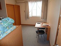 レオパレスＦｌａｔｓ　1’ｓｔ 211 2階1Kのリビング/ダイニング