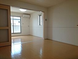 エム・シャトン 203 2階2LDKのリビング/ダイニング