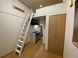 サーラ 101 1階ワンルームのリビング/ダイニング