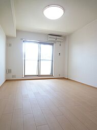 アグレイア 1階ワンルームのリビング/ダイニング