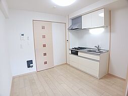 シカタ　シャンブレットI 102 1階1DKのリビング/ダイニング