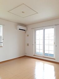 スカーレット 203 2階2LDKのリビング/ダイニング