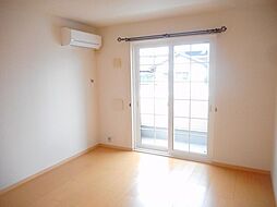 近鉄名古屋線 佐古木駅 徒歩1分の賃貸アパート 1階2LDKのリビング/ダイニング