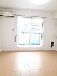 ユア・オーブ 2階1LDKのリビング/ダイニング