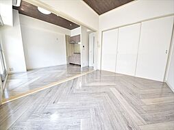 ラフィネ淀川 403 4階2DKのリビング/ダイニング